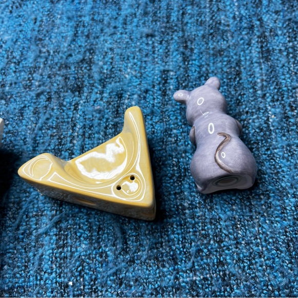 Vintage Salt and Pepper Home Collectables Mouse and Cheese Home Essentials - Picture 7 of 10